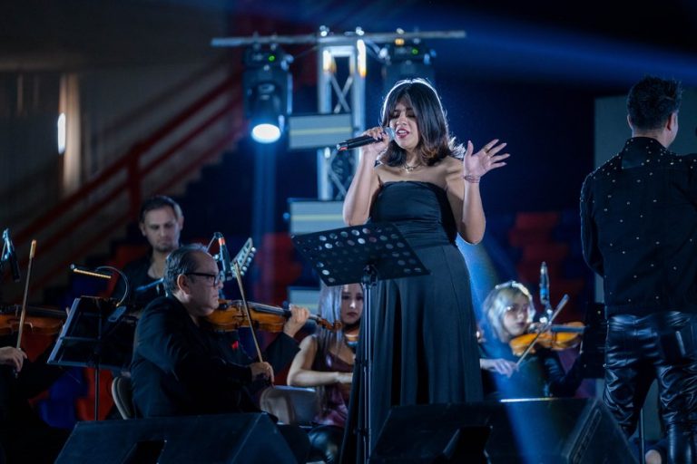 Estudiantes de la UAT disfrutan del tributo musical “Broken Heart Club”